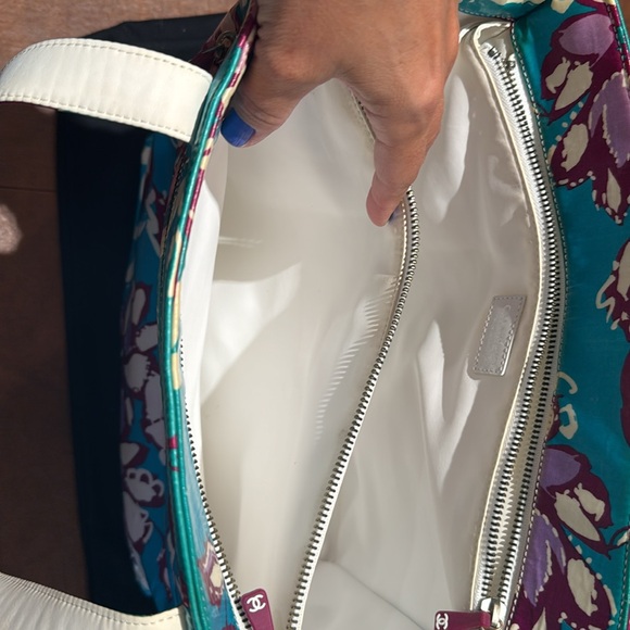 CHANEL TOTE AND COSMETIC BAG - Picture 6 of 11